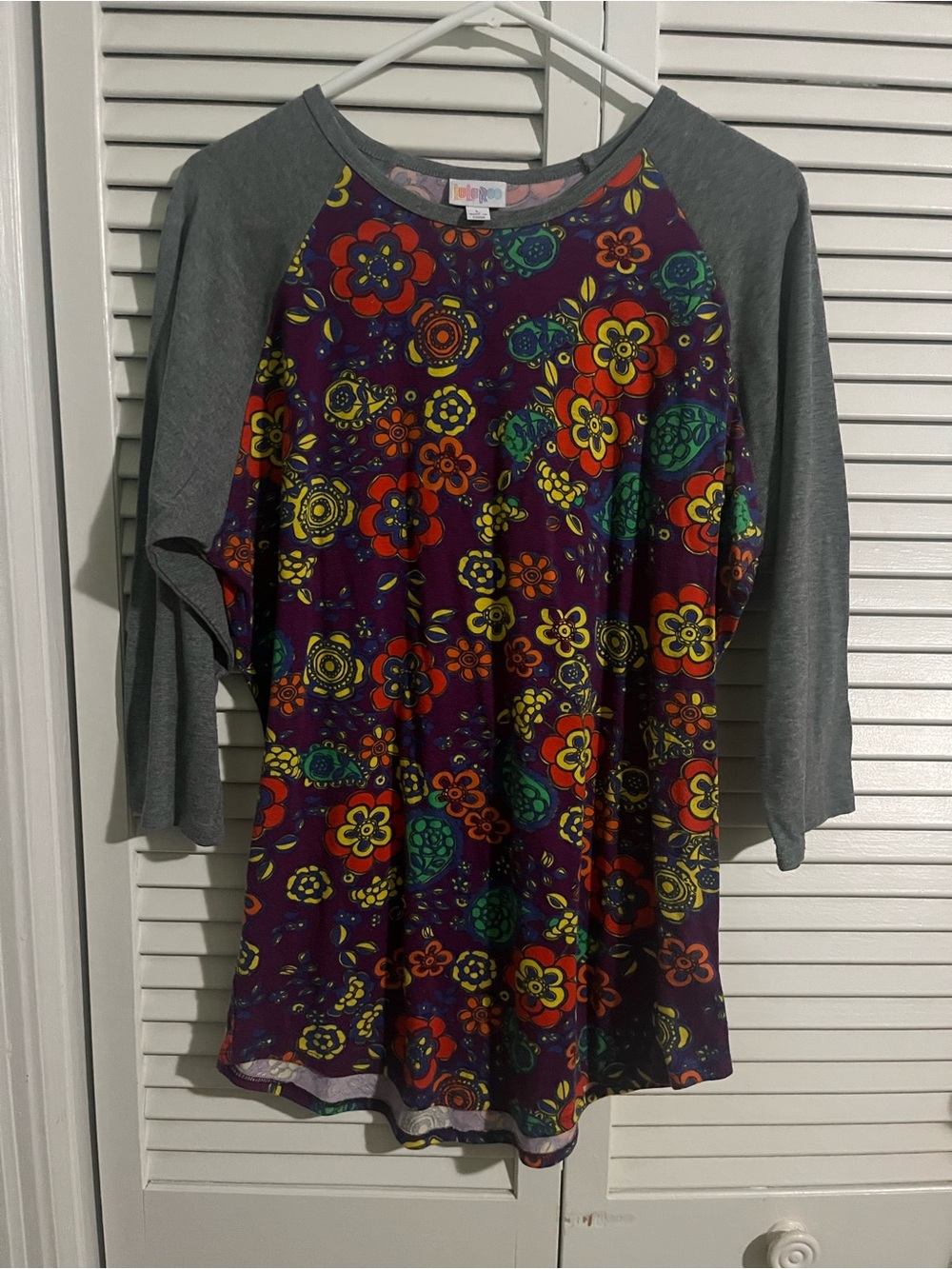 Lularoe Randy Purple Floral Raglan Top with Gray Sleeves Large